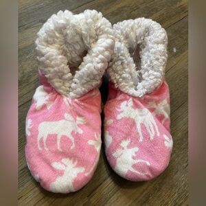 Excellent condition. Hardly worn. Really soft and cozy